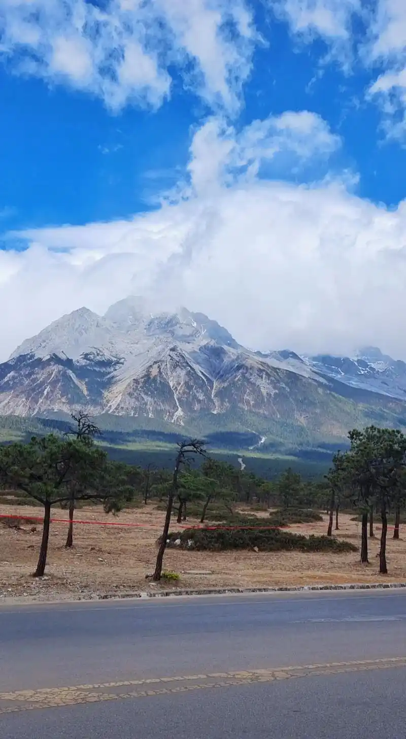 玉龙雪山