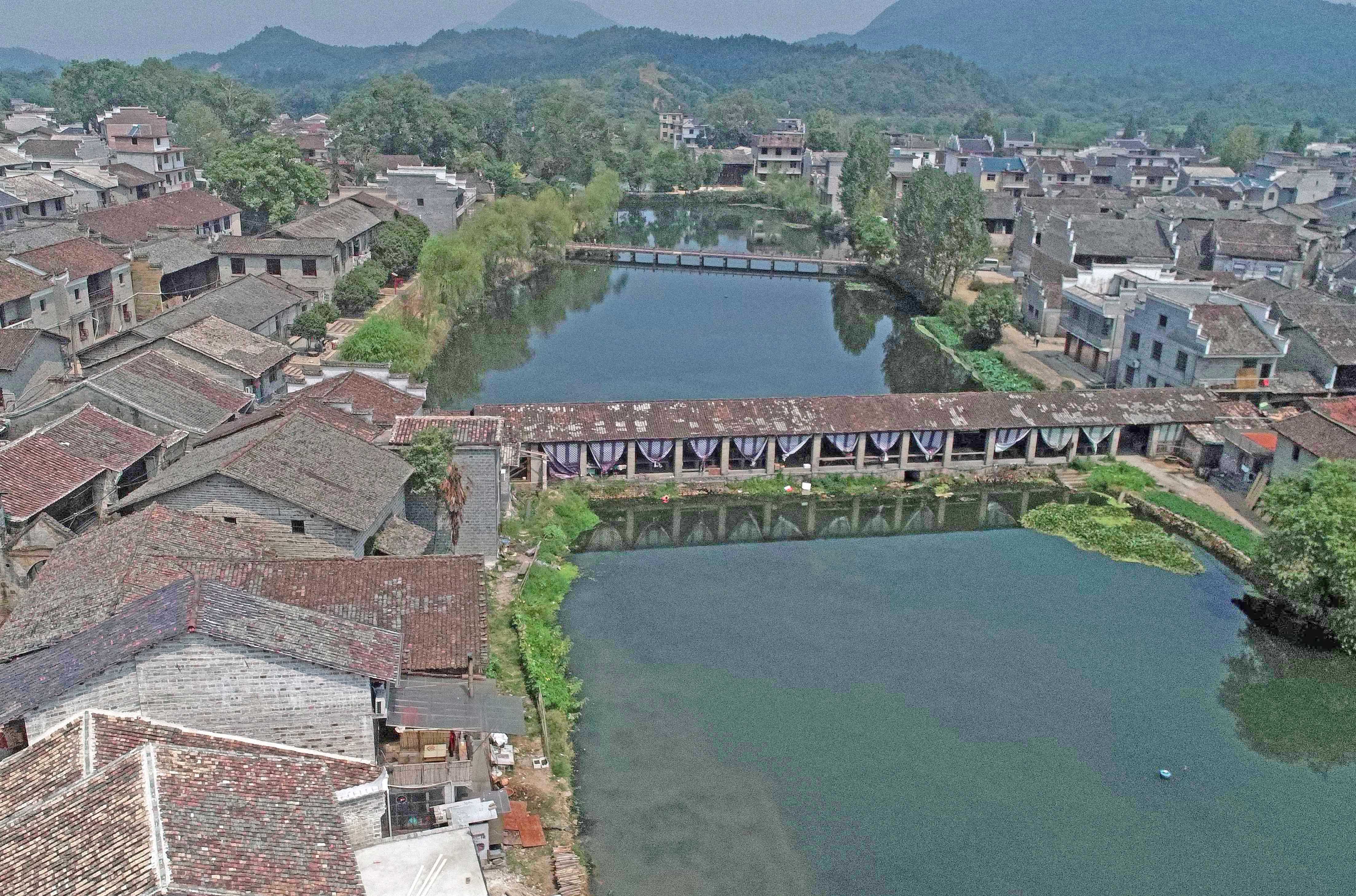 流坑古村