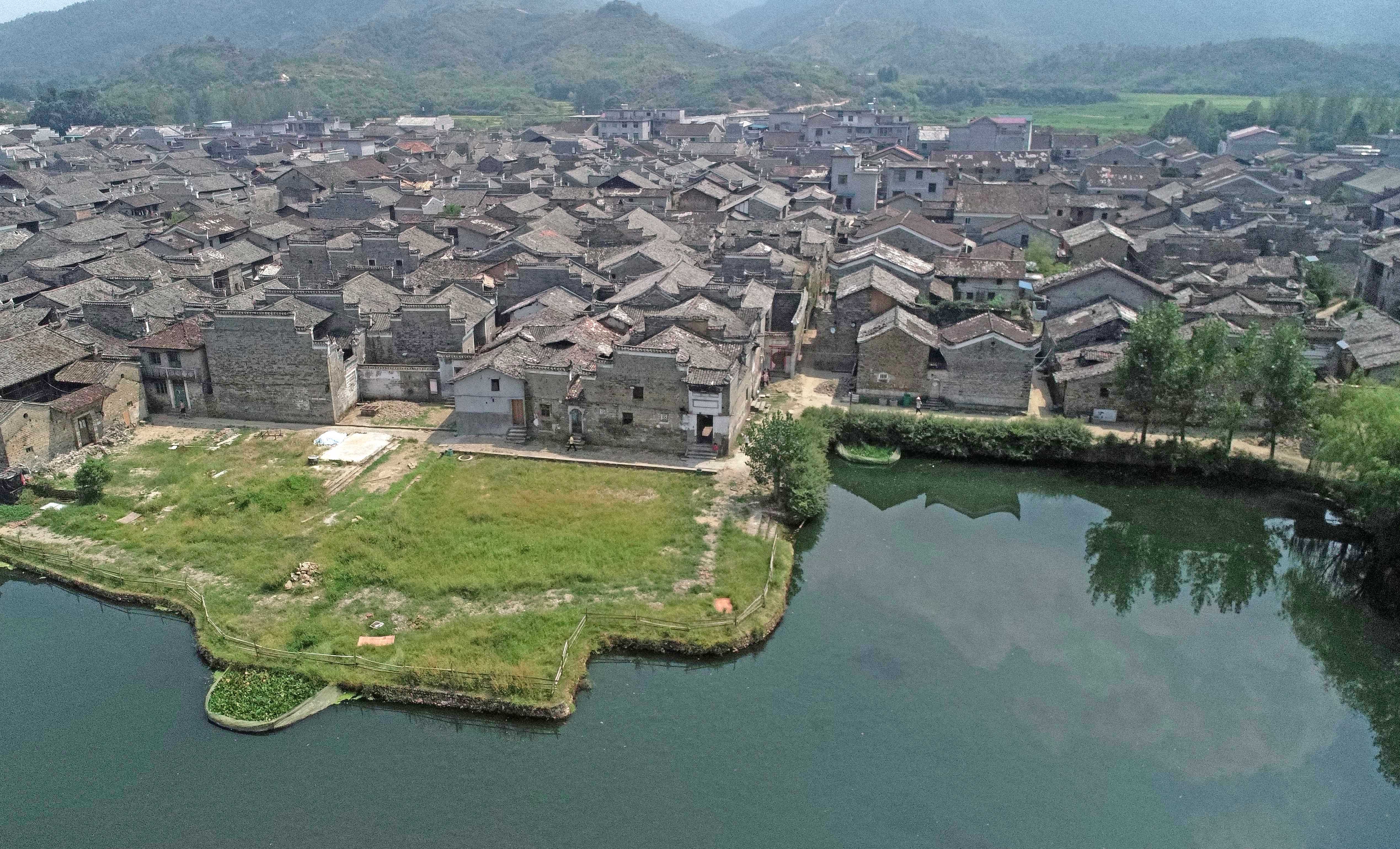 流坑古村
