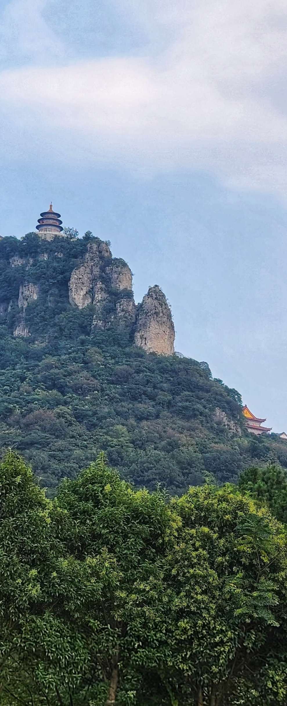 鸡笼山半月湖