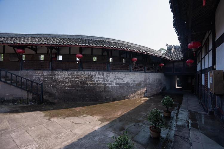 宝箴塞